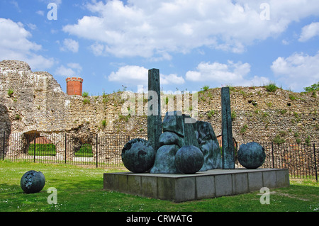 Reading Abbey ruins showing Jens Flemming Sørensen sculpture, Reading, Berkshire, England, United Kingdom Stock Photo