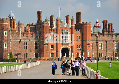 Great Gatehouse entrance, Hampton Court Palace, Hampton, London Borough of Richmond upon Thames, Greater London, England, United Kingdom Stock Photo