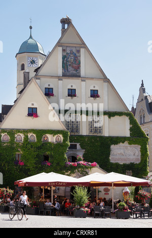 Germany, Bavaria, Weiden in der Oberpfalz, People at old town hall Stock Photo