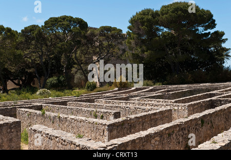 The elaborate stone maze in the gardens of the 19c Castle of Donnafugata, near Ragusa, Sicily, Italy Stock Photo