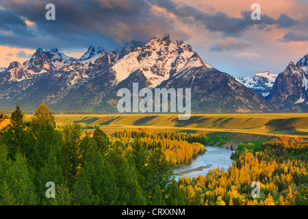 Sunrise at the Snake River Overlook at Grand Teton National Park in Wyoming, USA