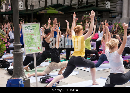 Yoga Class in Bryant Park, NYC Stock Photo
