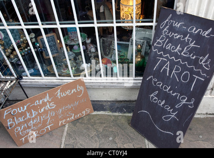 Sign for Tarot card readings outside shop in Islington, London Stock Photo