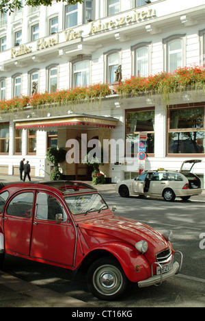 Hamburg, Raffles Hotel Vier Jahreszeiten Stock Photo