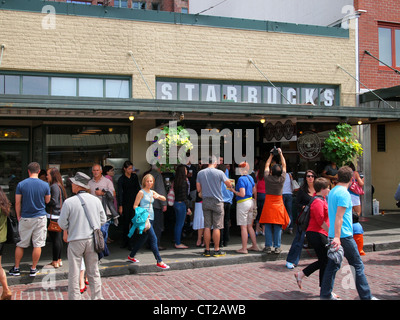 First Starbucks Coffee store, Pike Place Market, Seattle, USA Stock Photo