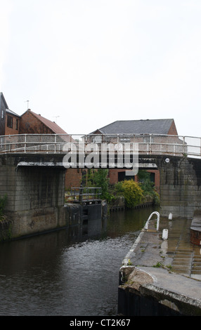 Mill Lane bridge over River Trent Newark-on-Trent, Newark, Nottinghamshire, England, UK Stock Photo