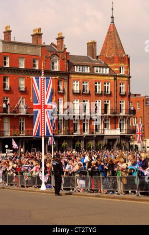 WINDSOR, BERKSHIRE, ENGLAND - MAY 19: Unidentified people waiting for Queens Diamond Jubilee Great Parade to start. Stock Photo