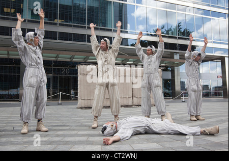 Expedition Paddock by French group Tango Sumo, Dancing City, Greenwich and Docklands International Festival, Canary Wharf, London Stock Photo