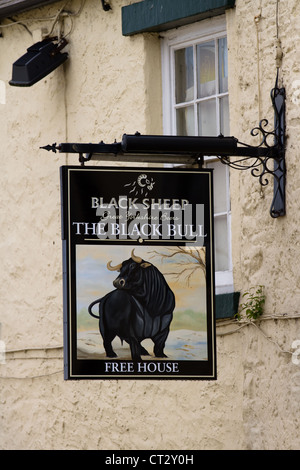 Black Bull Middleham The Black Bull Market Place, Middleham, North Yorkshire Dales, Richmondshire, UK Stock Photo