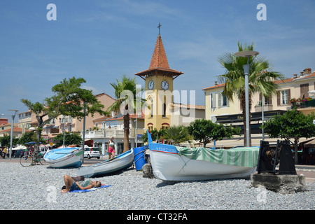 Beach waterfront, Cagnes-sur-Mer, Côte d'Azur, Alpes-Maritimes, Provence-Alpes-Côte d'Azur, France Stock Photo