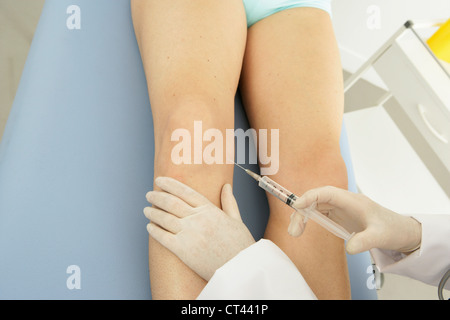 KNEE, INFILTRATION Stock Photo