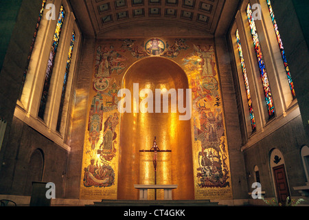 The amazing golden mosaic altar of the Basilica St Christophe in Charleroi, Walloon, Hainaut, Belgium. Stock Photo