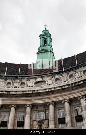 The County Hall building on The Southbank of The River Thames Stock ...