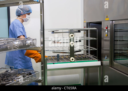 Cleaning surgical instruments, sterilization. Hospital Policlinica ...