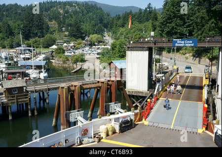 People boarding the ferry in Snug Cove, Bowen Island, British Columbia, Canada Stock Photo