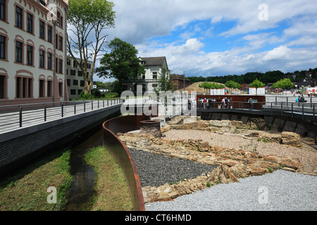 Freilichtmuseum, archaeologische Grabung an der Hoerder Burg in Dortmund-Hoerde, Ruhrgebiet, Nordrhein-Westfalen, links der Hoerder Bach Stock Photo