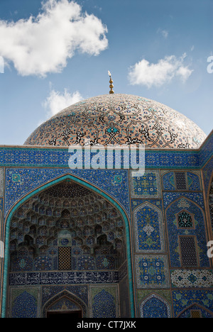 Facde of the Masjid-i Sheikh Lotfallah Mosque is Esfahan, Iran Stock Photo