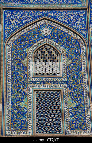 Detail of the ceramic mosaic in one of the windows of the Masjid-i Sheikh Lotfallah, Esfahan, Iran Stock Photo