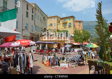 Antique street market in Vieux Ville (Old Town), Menton, Côte d'Azur, Alpes-Maritimes, Provence-Alpes-Côte d'Azur, France Stock Photo