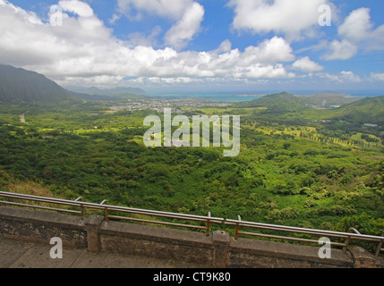 View of the windward coastline of Oahu, Hawaii, from the Nuuanu Pali Lookout in the mountains above Honolulu Stock Photo