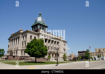 Wisconsin, Manitowoc. 8th Street view of Manitowoc County Courthouse, c.1906, listed in National Register of Historic Places. Stock Photo