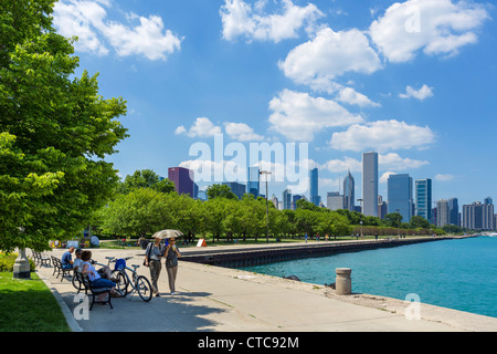 The city skyline from the lakefront in Grant Park, Chicago, Illinois, USA Stock Photo