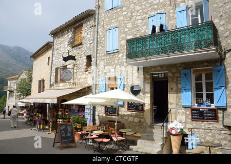 Street cafe in Passage des Scornaches, Gourdon, Côte d'Azur, Alpes-Maritimes, Provence-Alpes-Côte d'Azur, France Stock Photo