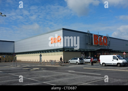 Retail park at Tottenham Hale, London, England, UK Stock Photo - Alamy