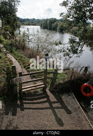 Fishing Boat on River Wye near Redbrook Stock Photo - Alamy