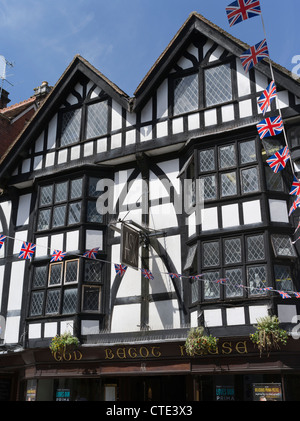 dh High street WINCHESTER HAMPSHIRE 11th century building Manor of God Begot house ASK Pizza restaurant half timbered england architecture exterior uk Stock Photo
