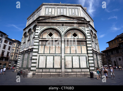 Il Duomo (cathedral) in Florence, Italy Battistero (baptistry) Stock Photo