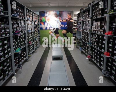 retail shoe store stack box adidas empty bench Stock Photo - Alamy