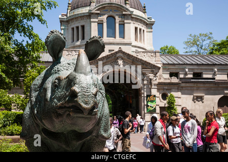 Zoo Center, The Bronx Zoo, Wildlife Conservation Society, Bronx Park, Bronx, NYC Stock Photo