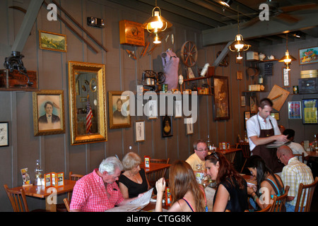 Stuart Florida,Cracker Barrel,restaurant restaurants food dining eating out cafe cafes bistro,interior inside,decor,interior design,Americana,theme,vi Stock Photo