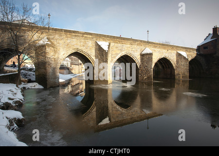 Elvet Bridge, Durham, in winter Stock Photo