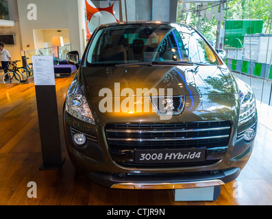 Paris France, Car Shopping, \ Paris France, Car Shopping, \