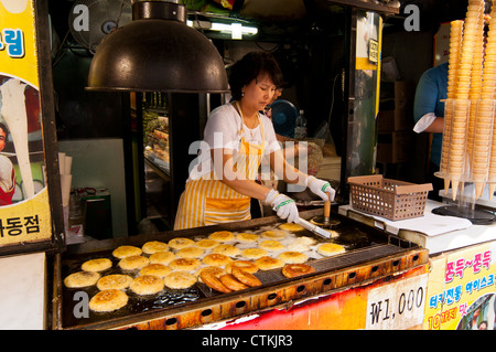 Food stall in Insadong, Seoul, Korea Stock Photo