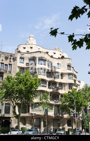Passeig de Gràcia, Barcelona, Catalonia, Spain. Exterior of Casa Milà, better known as La Pedrera. Stock Photo