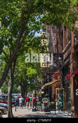 Shops, bars and restaurants on Howard Street in the historic Old Market district, Omaha, Nebraska, USA Stock Photo