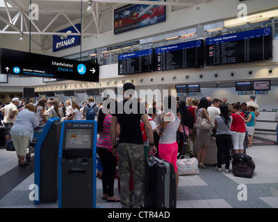 Passengers In Budapest Ferenc Liszt International Airport Terminal 2b ...