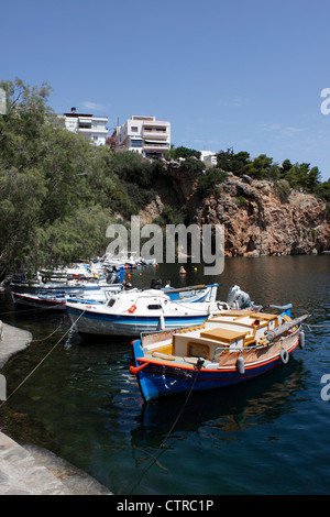 LAKE VOULISMENI AT AGHIOS NIKOLAOS ON THE GREEK ISLAND OF CRETE. EUROPE. Stock Photo