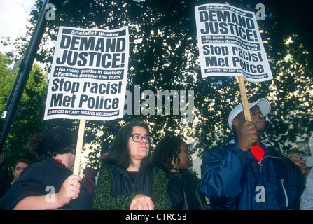 Demo and procession in memory of people who have died in police custody, prison or psychiatric hospital, London, UK. 27 October 2001. Stock Photo