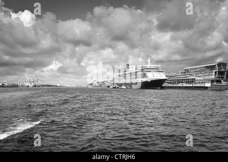 Shot of Queen Mary the Cunard Cruise ship in Hamburg Harbour in July 2012 Stock Photo