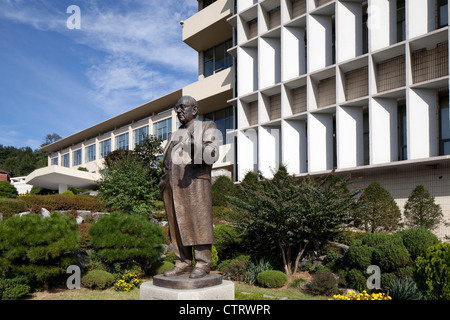 SOGANG UNIVERSITY ADMINISTRATION BUILDING, SEOUL, KOREA SOUTH, 1959 Stock Photo