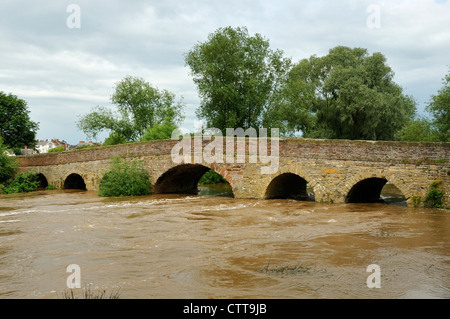 Pershore old bridge over the River Avon in flood, Worcestershire. July 2012 Stock Photo