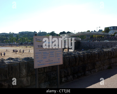 Torquay, Torre Abbey Sands beach and iconic pedestrian bridge over the road. Stock Photo