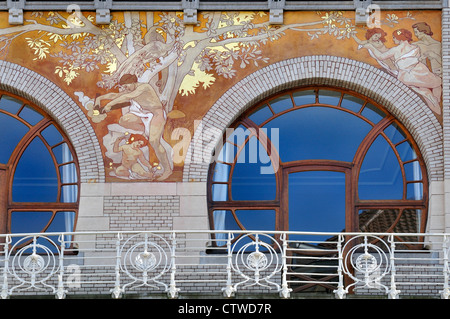 Brussels, Belgium. Ciamberlani house (1897 - Paul Hankar) Rue Defacqz No 48 - Art Nouveau facade Stock Photo