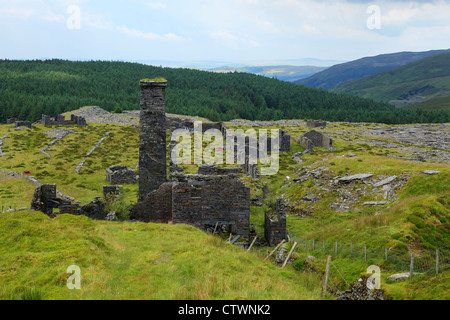The old engine house at the base of an incline plain in Rhiw Bach Quarry Stock Photo
