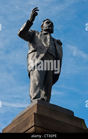 Joseph Cowen - Statue at Newcastle-upon-Tyne Stock Photo - Alamy