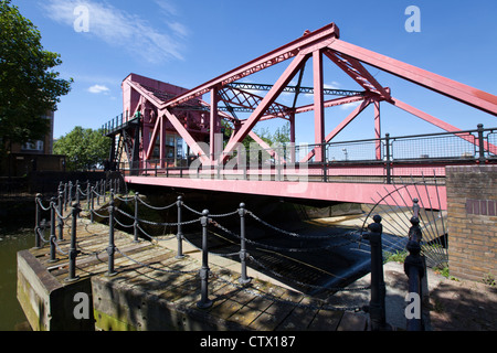 Bascule Bridge. Rotherhithe Street, England, London, UK Stock Photo